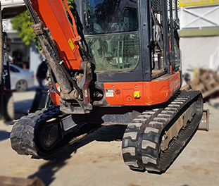 Camso rubber tracks excavator